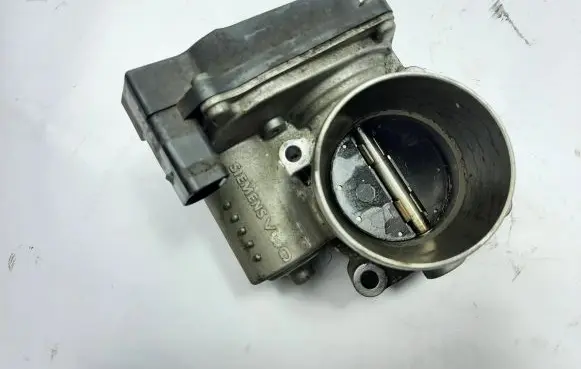Volkswagen Golf VI Throttle valve 03C133062C
