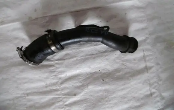 Ford Focus Intercooler hose/pipe F1B16F075AA