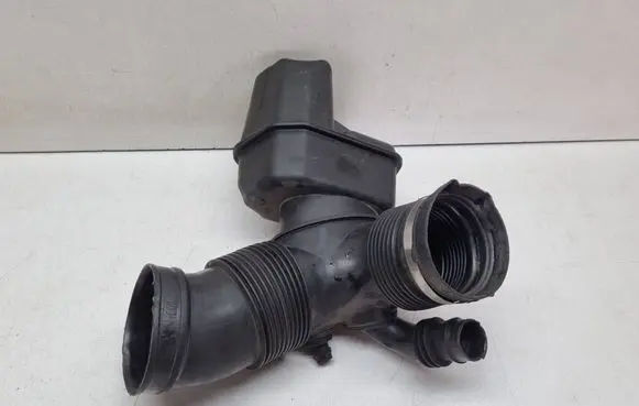 BMW 5 E60 E61 Air intake duct part 7521035
