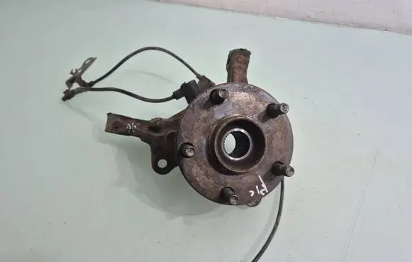 Toyota Avensis T250 Front wheel hub 