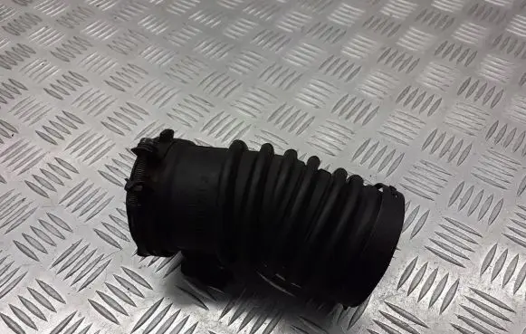 Mazda 6 Air intake hose/pipe L813132212