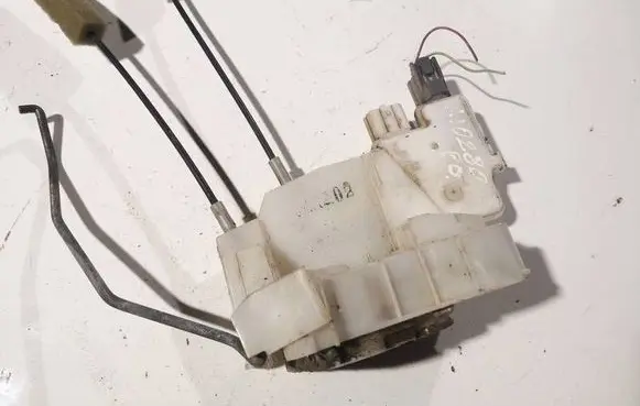 Subaru Legacy Front door lock