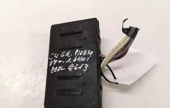 Citroen C4 Grand Picasso Relay mounting block 9632229480 97086100