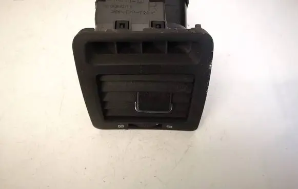 Toyota Corolla Verso E121 Dash center air vent grill 5565013020