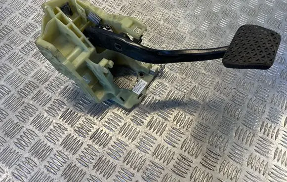BMW 5 E60 E61 Brake pedal 6759947 400529