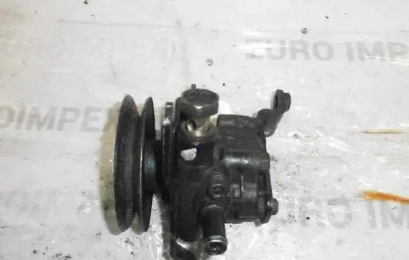 Nissan Sunny Power steering pump