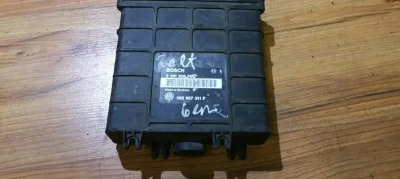 Volkswagen Golf III Engine control unit/module 0261200760 1H0907311F