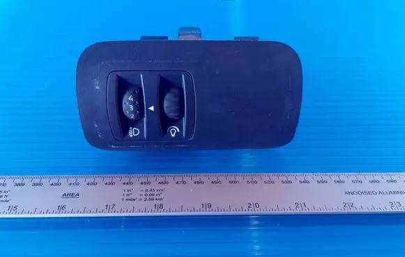 Renault Megane II Headlight level height control switch 8200176081