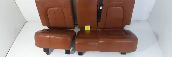 Land Rover Defender Second row seats 0000055