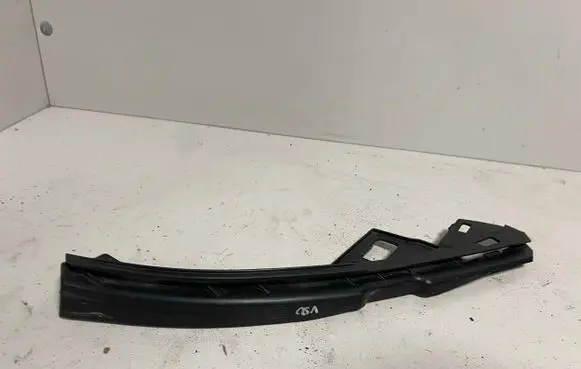 Volvo V70 Front bumper mounting bracket 30744957
