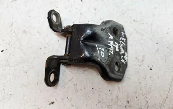 Subaru Legacy Front door lower hinge 