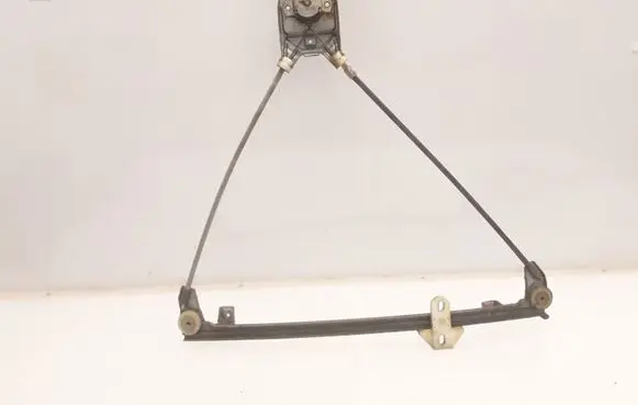 Volkswagen Santana Front door manual window regulator 321837400