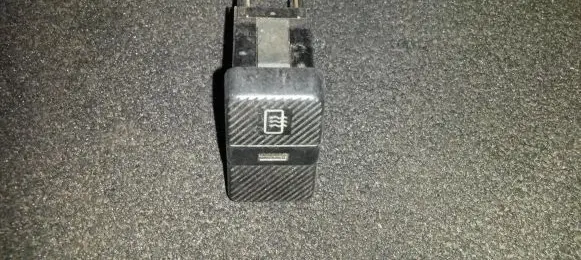 Volkswagen PASSAT B3 Windscreen/window heater switch Nenustatyta