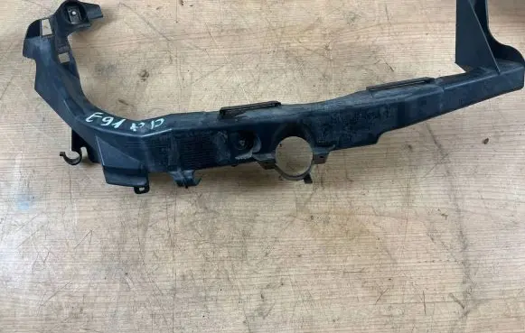 BMW 3 E90 E91 Headlight/headlamp mounting bracket 7138402