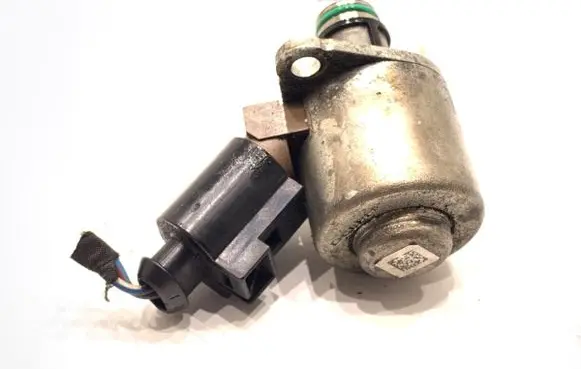 Volkswagen Polo V 6R Fuel pressure regulator 
