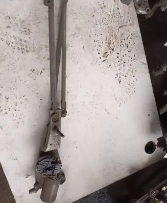 Renault Modus Front wiper linkage 
