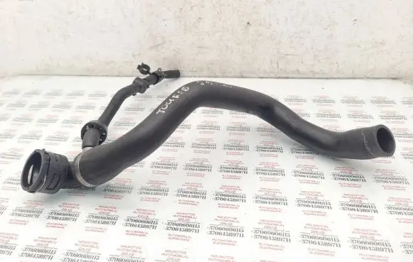 Volkswagen Touareg I Engine coolant pipe/hose 7L6122291F