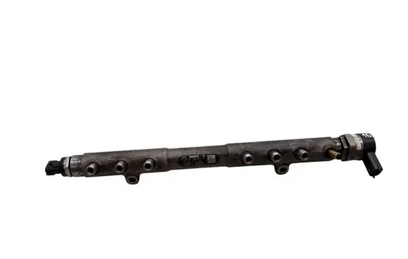 Volvo V70 Fuel main line pipe 30777554 0445215023