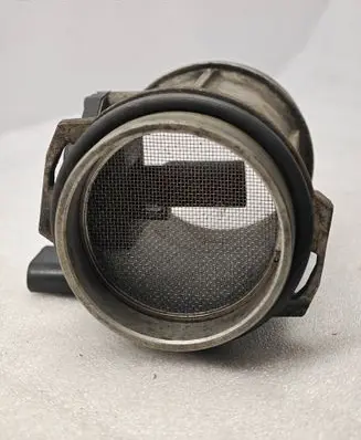Audi A6 S6 C5 4B Mass air flow meter 059906461D AFH7025C
