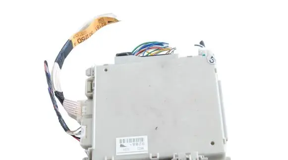 Volkswagen Tiguan Fuse box set 8267030250