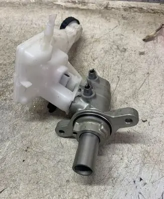 Peugeot 308 Master brake cylinder 821372