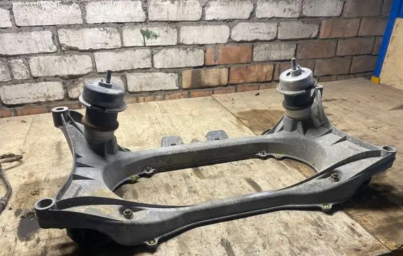 Lexus IS 220D-250-350 Front axle beam 426W081 GS070307