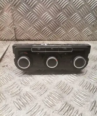 Volkswagen Golf VI Climate control unit 5hb009751