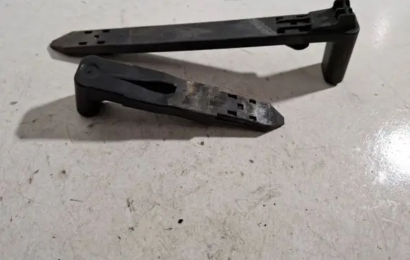 Volvo XC60 Headlight/headlamp mounting bracket 30763155 30763154 89075547