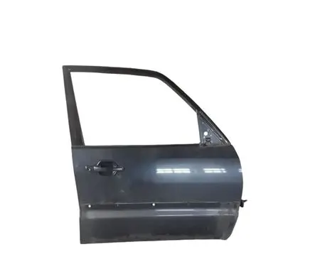 Mitsubishi Pajero Front door 5700A452