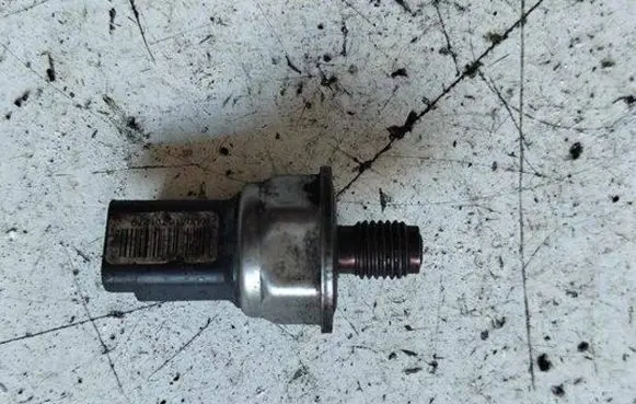 Fuel pressure sensor