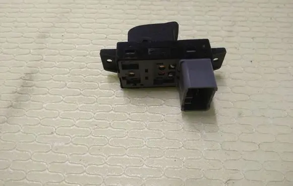 SsangYong Korando Electric window control switch 202006279