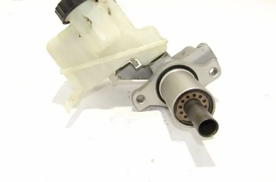 Mercedes-Benz C W204 Master brake cylinder 03350890041