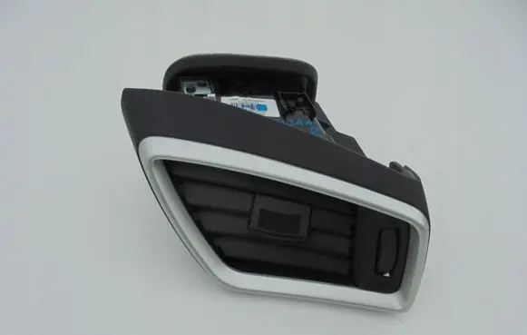 Nissan Qashqai Dashboard side air vent grill/cover trim 687604EH0A