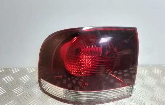 Volkswagen Touareg I Rear/tail lights 7L6945095R