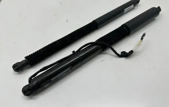BMW X3 G01 Tailgate/trunk strut/damper 9482795 7497482