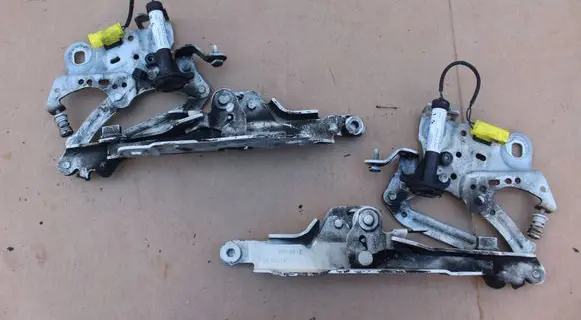 Mini One - Cooper F56 F55 Engine bonnet/hood hinges 7300566 7300565