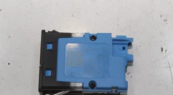 BMW iX3 G08 USB socket connector 8711940