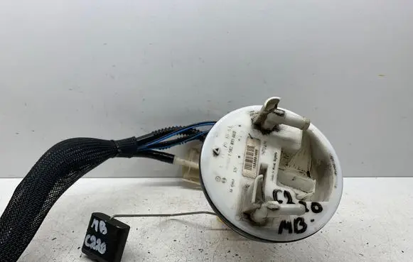 Mercedes-Benz C W203 Fuel level sensor 1582881000 A2114701641
