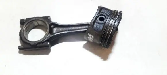 Skoda Fabia Mk1 (6Y) Piston with connecting rod 411b