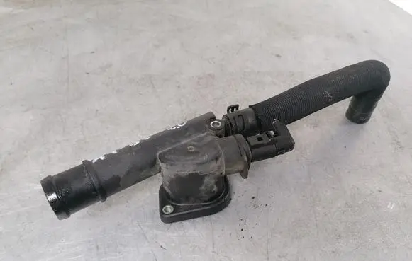 Audi A4 S4 B7 8E 8H Engine coolant pipe/hose 038121132
