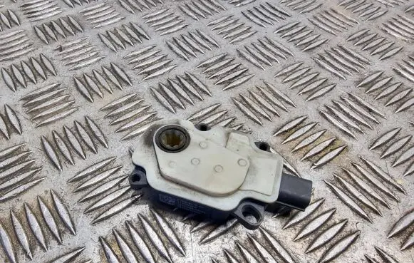 Ford S-MAX Intake manifold valve actuator/motor F1EB8476AC 15156211066 131388800042
