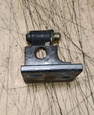 BMW X5 E53 Front door upper hinge 415282651709 41528265170 8265170