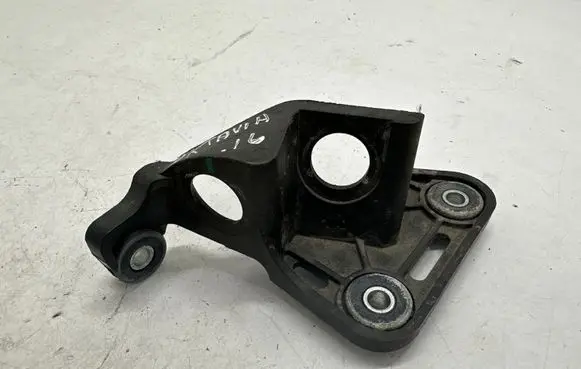 Skoda Octavia Mk3 (5E) Gear shift cable bracket 5Q0711789A