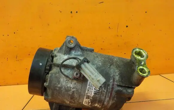 Opel Zafira B Air conditioning (A/C) compressor (pump) 13432838 190S1