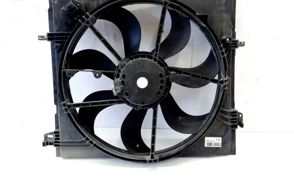 Nissan X-Trail T32 Radiator cooling fan shroud