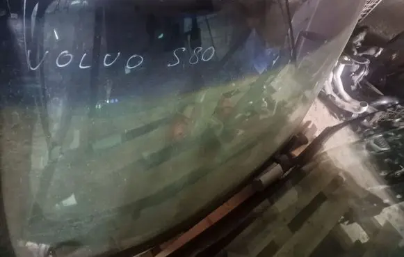 Volvo S80 Front windscreen/windshield window 