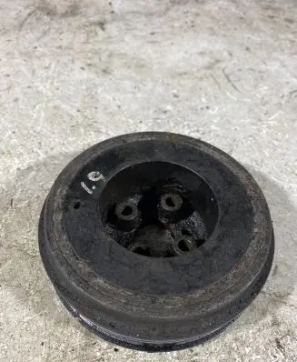 Volkswagen Golf IV Crankshaft pulley