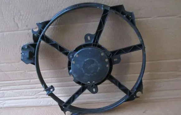 Renault Scenic III - Grand scenic III Radiator cooling fan shroud
