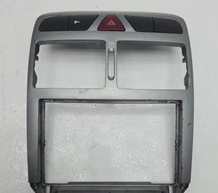 Peugeot 307 Radio/GPS head unit trim 9634505077 2050