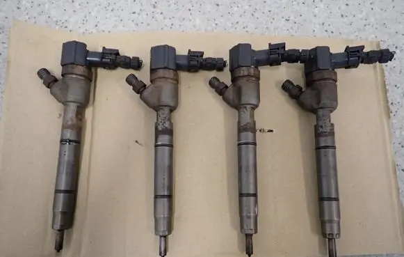 KIA Ceed Fuel injector 338002A400